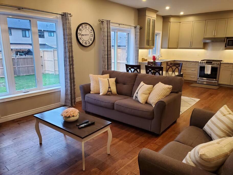 فيلا 4 Bd Family Retreat ستراتفورد المظهر الخارجي الصورة